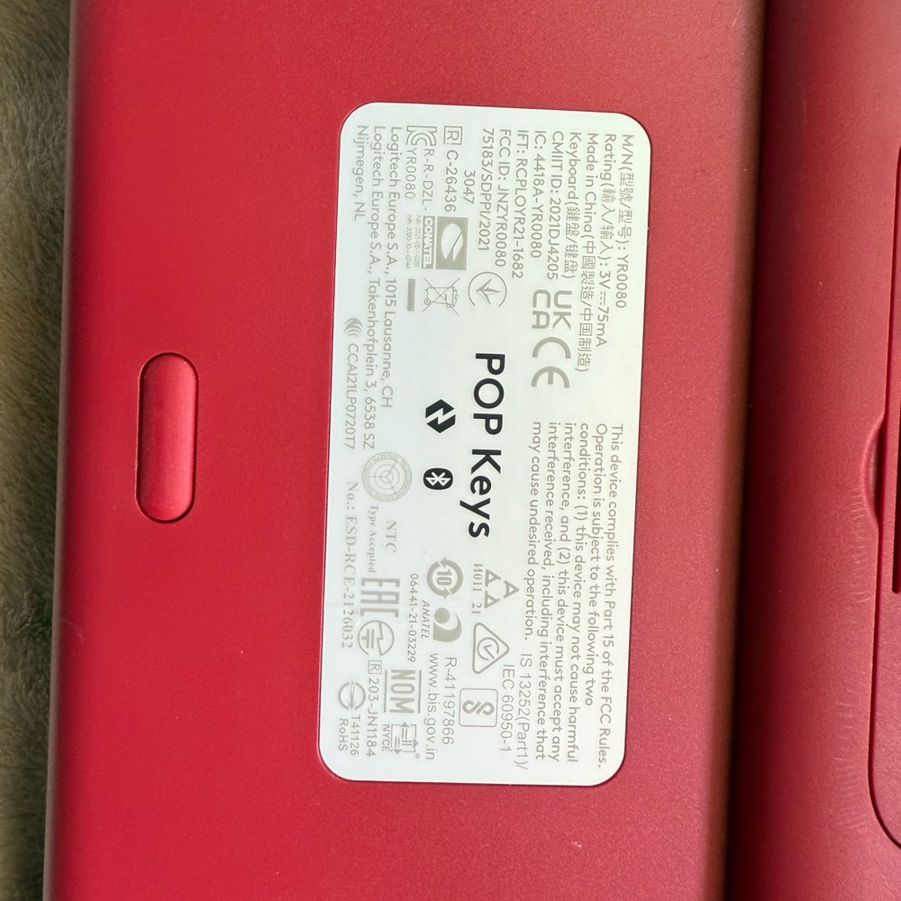 Logitech Red Keyboard - Picture 3 of 5